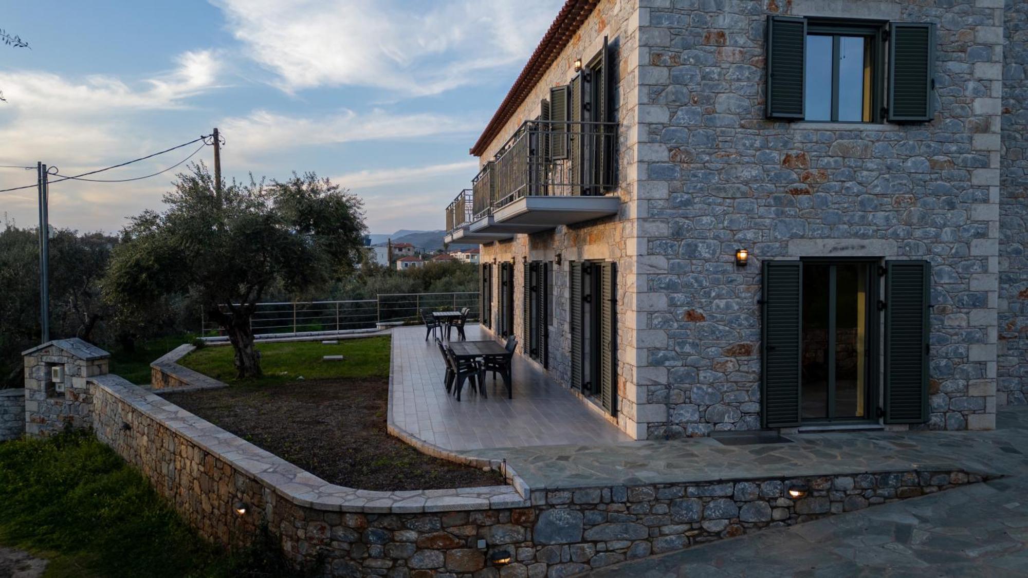 Torri Di Pietra Villa Stoúpa Exterior photo