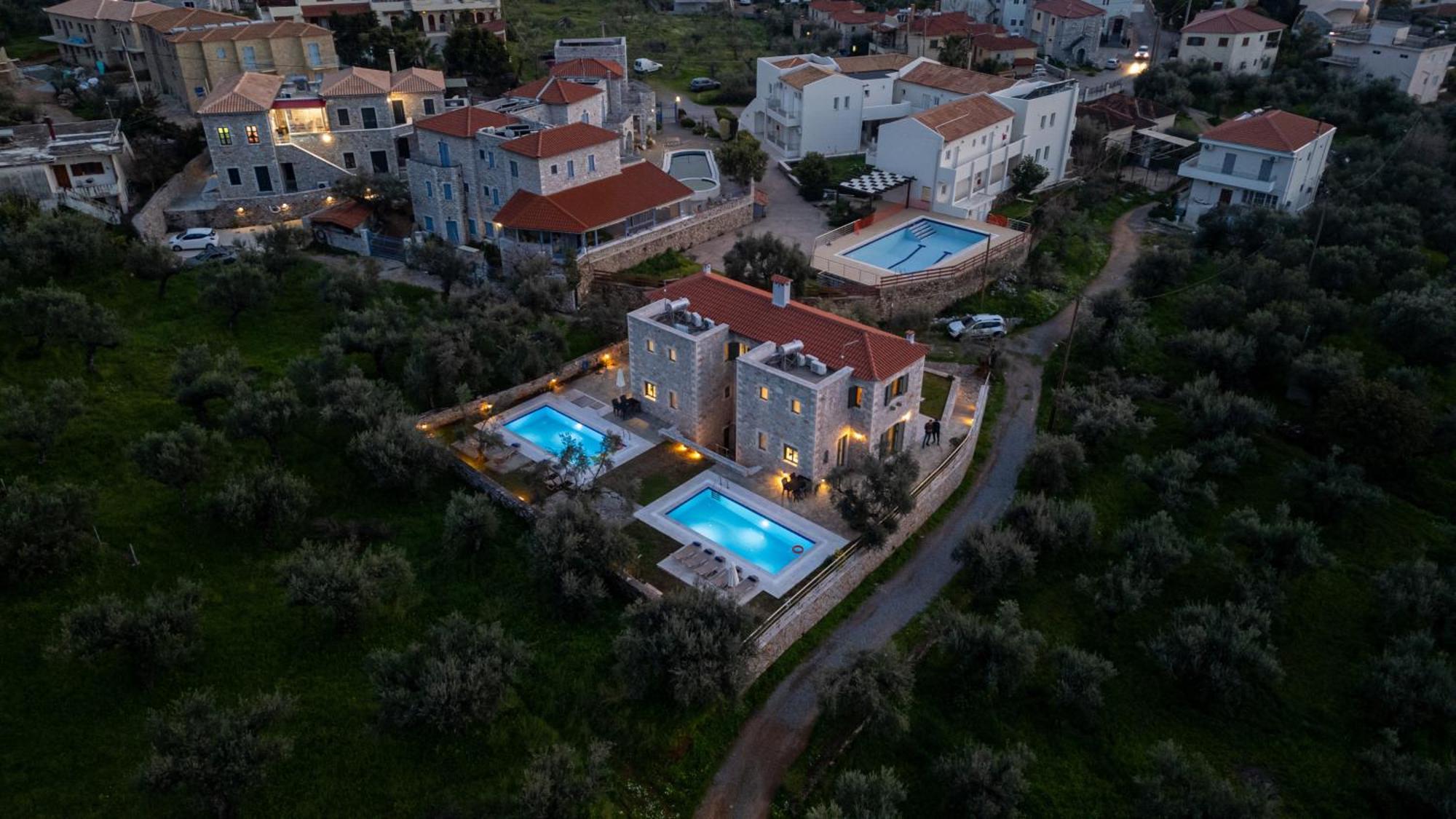 Torri Di Pietra Villa Stoúpa Exterior photo