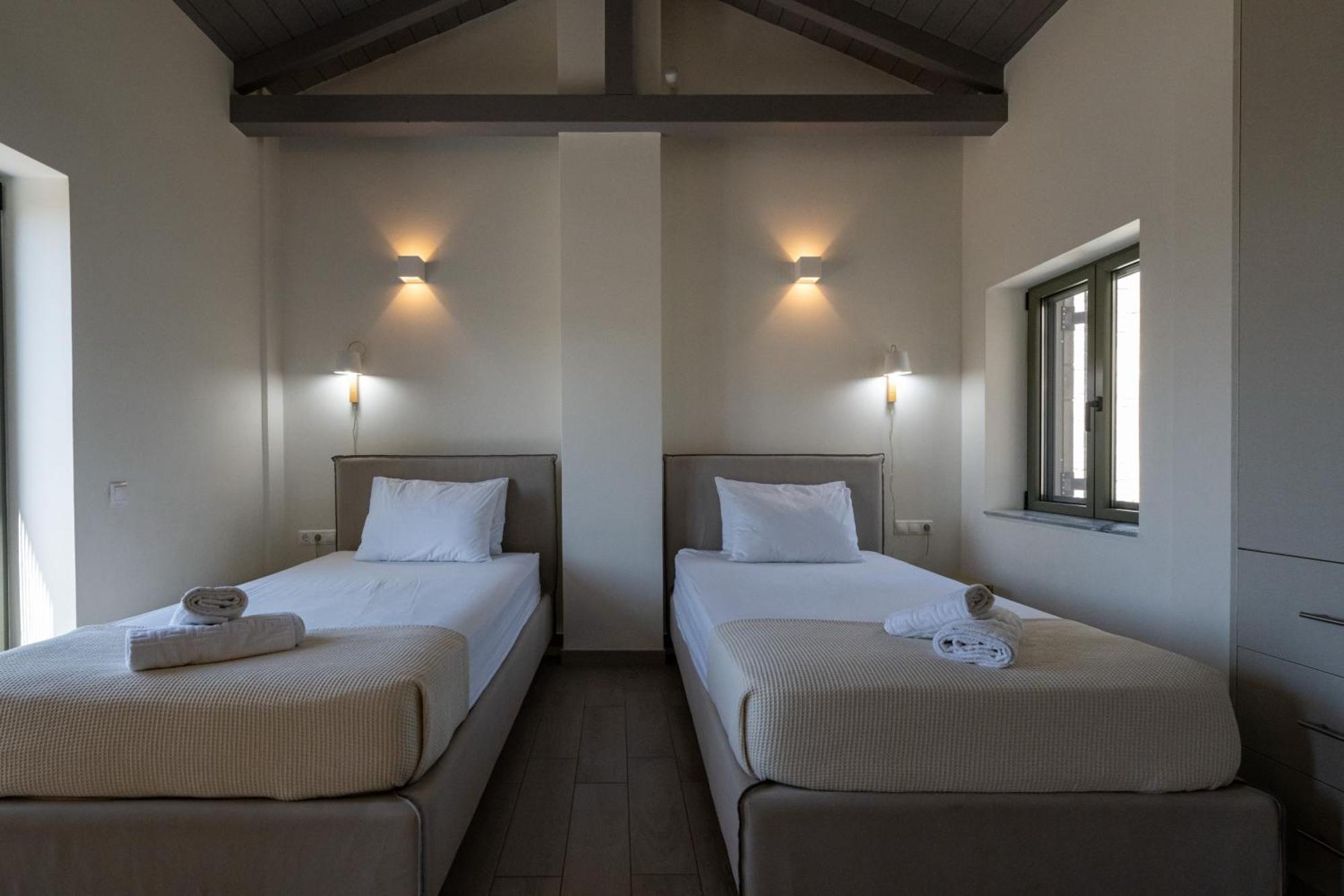 Torri Di Pietra Villa Stoúpa Room photo